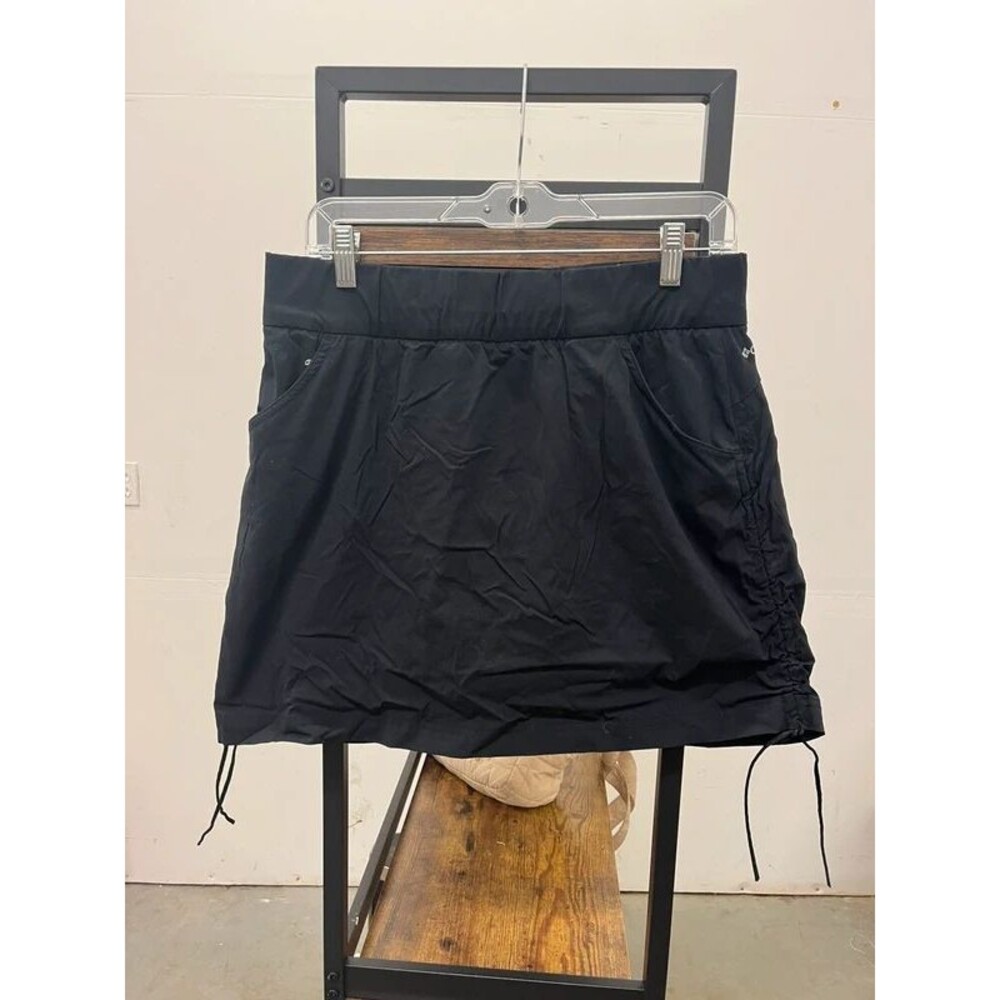 Columbia women’s black athletic skort size large